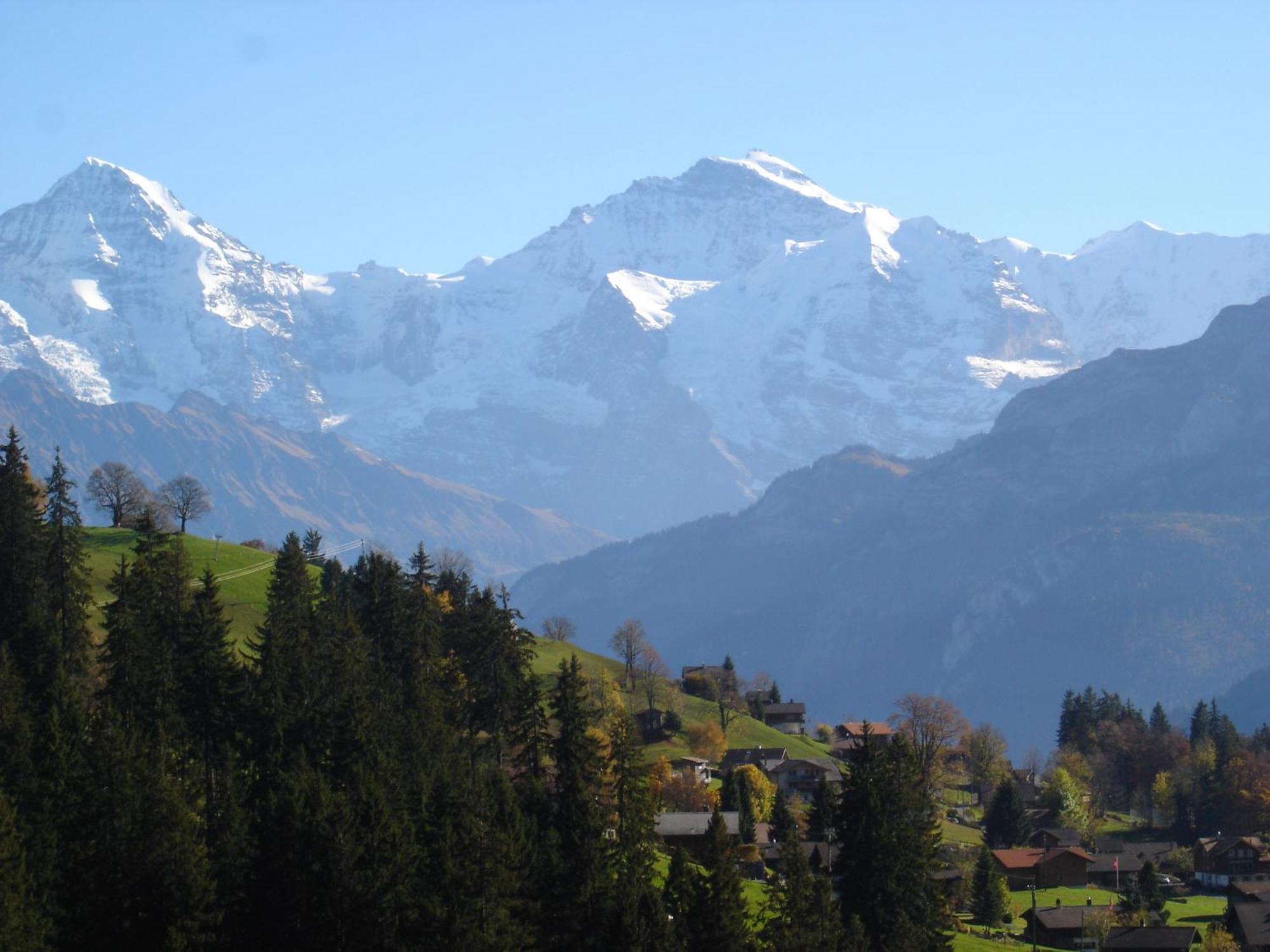 Chalet Sunneschyn Schwanden  ภายนอก รูปภาพ