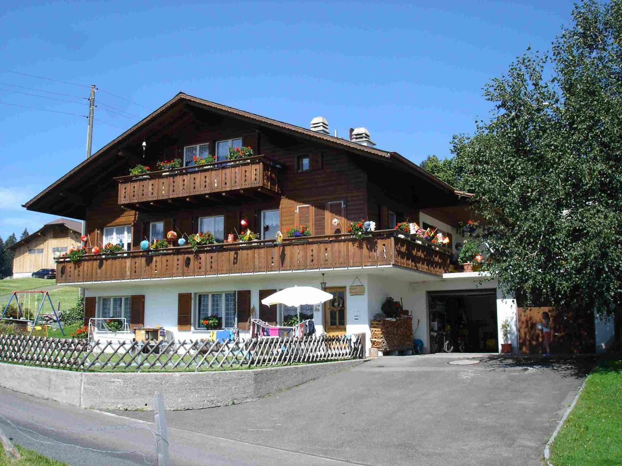 Chalet Sunneschyn Schwanden  ภายนอก รูปภาพ